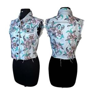 Levi’s • Stitched Floral Vest • Raw Hem